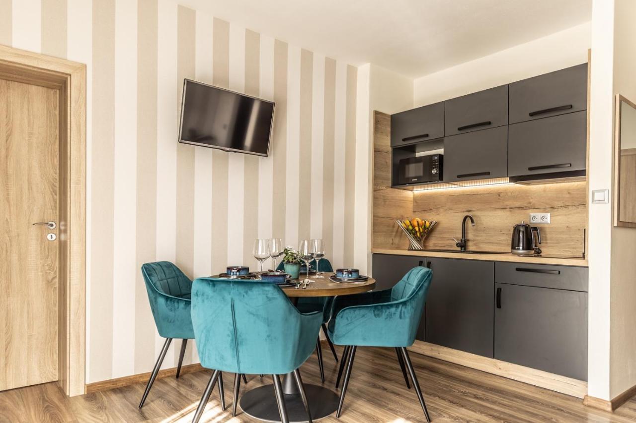 Hotel Demanova Apartments - Dependance Липтовски-Микулаш Экстерьер фото