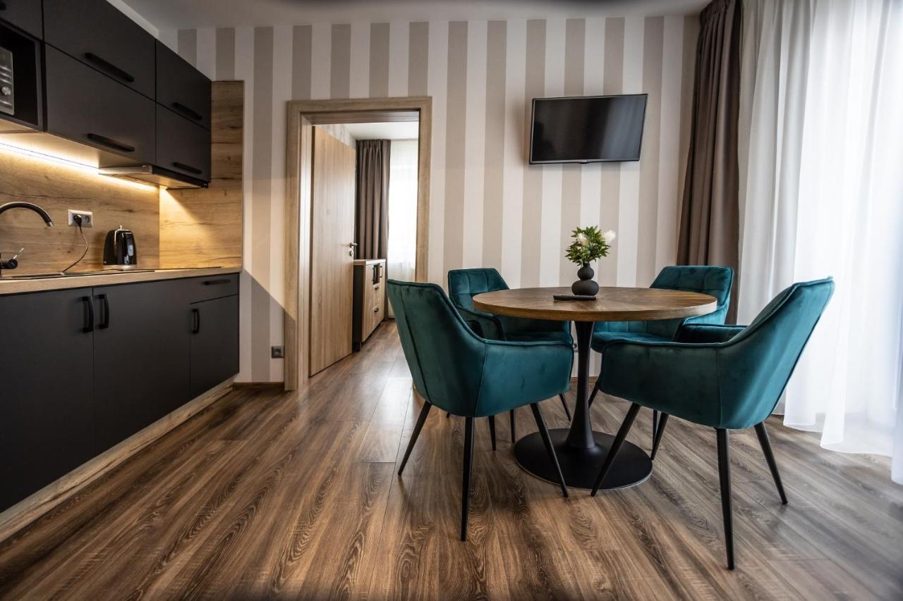 Hotel Demanova Apartments - Dependance Липтовски-Микулаш Экстерьер фото