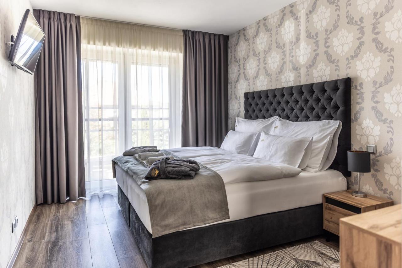 Hotel Demanova Apartments - Dependance Липтовски-Микулаш Экстерьер фото