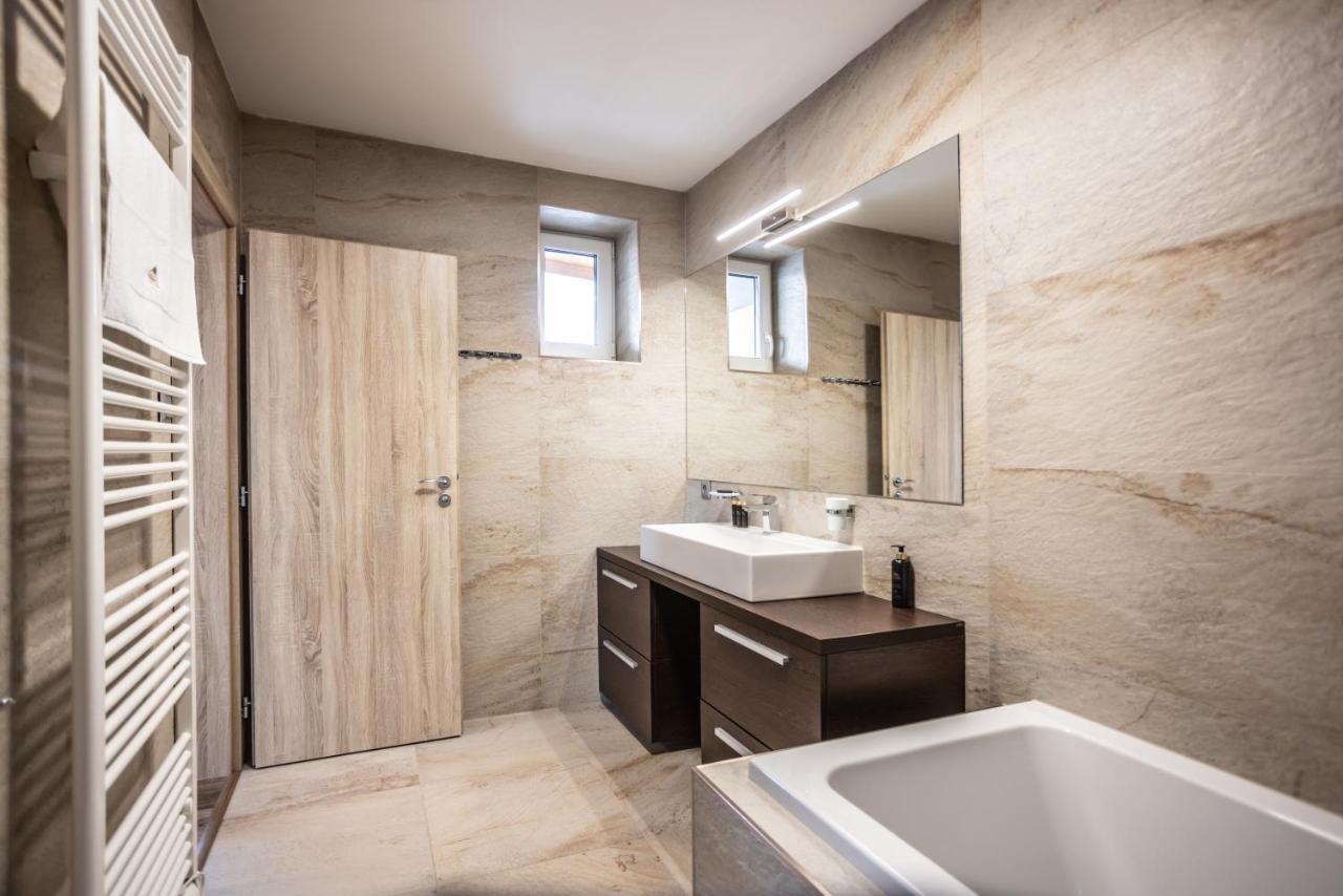 Hotel Demanova Apartments - Dependance Липтовски-Микулаш Экстерьер фото
